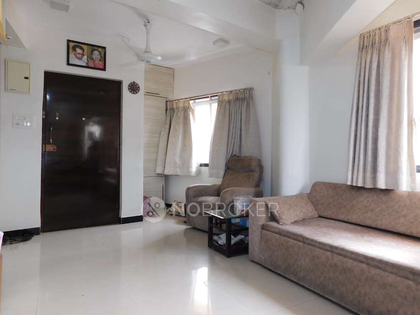 1 BHK Flat In Shastri Hall For Sale  In Grant Road