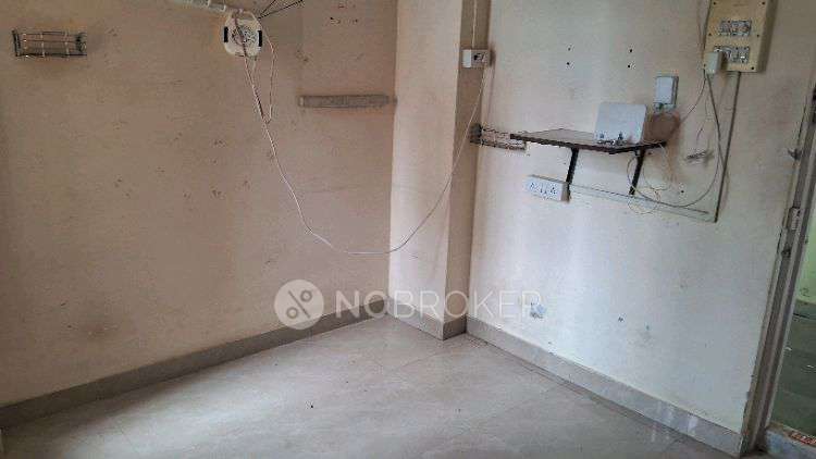 Single Room for Male In 1 BHK  In Mhada Century Mill In Prabhadevi, Mumbai