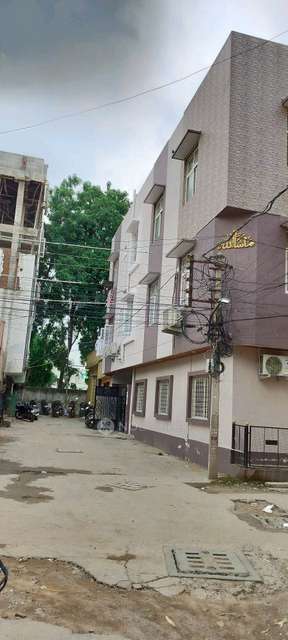 3 BHK Flat In Tower Buliding Afsar Khan Colony For Sale  In Tower Building