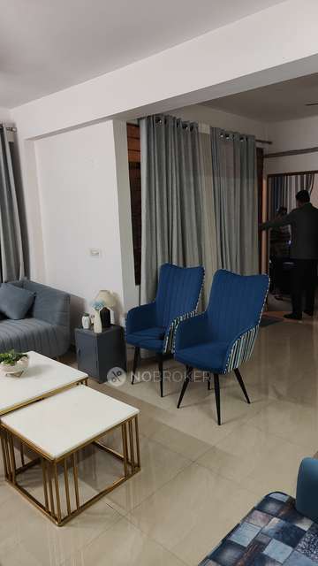 2 BHK Flat In Prayag Apartments,  Vasundhara Enclave for Rent  In  Vasundhara Enclave