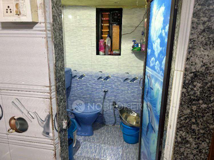 1 RK Flat In Shri Hari Vijay Building For Sale  In Andheri West