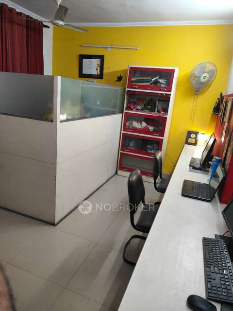 Office Space in Shakarpur, Delhi for Rent 