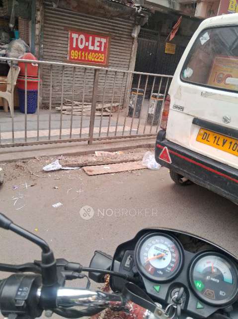 Shop in Patel Nagar, Delhi for sale 