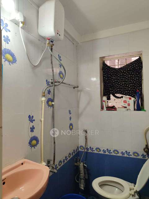 Shared Room for Female In 1 RK  In Vishnu Sri Apartment In Warje Jakat Naka