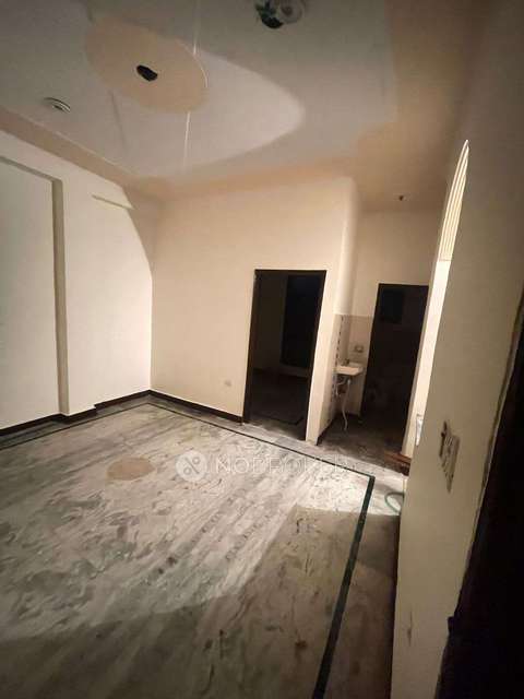 2 BHK Flat In Apartment For Sale  In Govindpuram