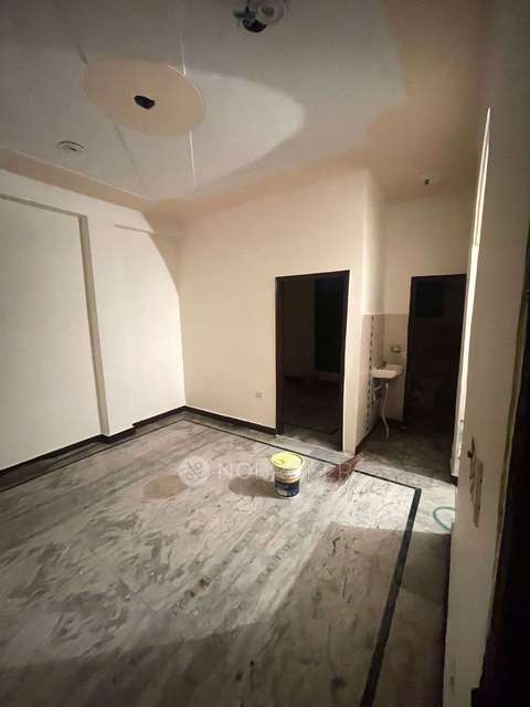 2 BHK Flat In Apartment For Sale  In Govindpuram