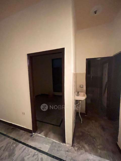 2 BHK Flat In Apartment For Sale  In Govindpuram