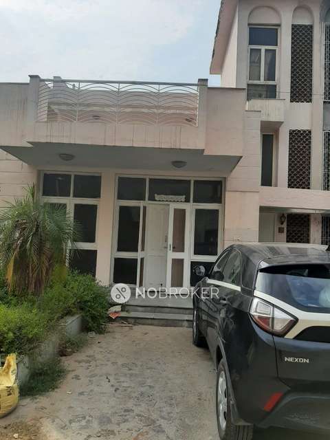 4 BHK Villa In Achievers For Sale  In Sector 49