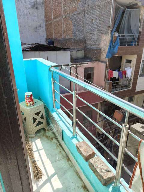 2 BHK Flat For Sale  In Janakpuri