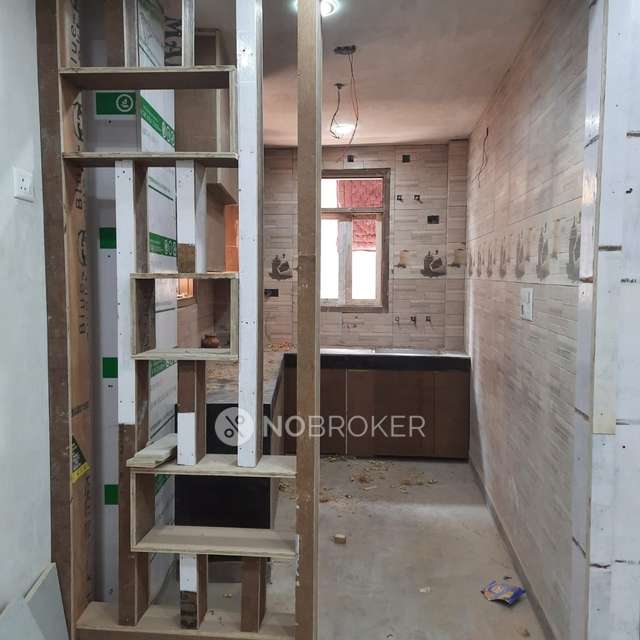 2 BHK Flat In Shri Hari Nikunj For Sale  In Paharganj