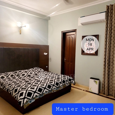3 BHK Flat In Haus Khaz Main For Sale  In Hauz Khas