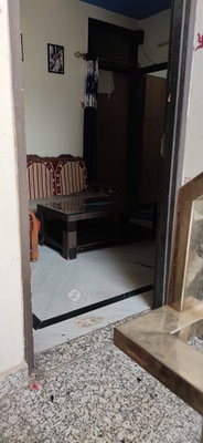 2 BHK Flat for Lease  In Govindpuri
