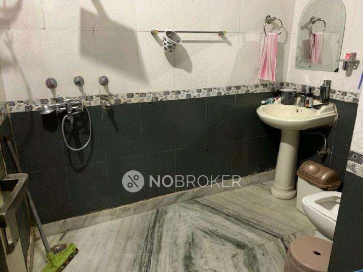 2 BHK Flat In Budh Vihar For Sale  In Ch Gugan Singh Marg, Budh Vihar