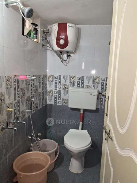 2 BHK Flat In Ls Mamatha Nivas For Sale  In Manikonda