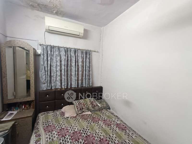 1 BHK Flat In Dwarkesh Niketan Chs For Sale  In Kandivali West