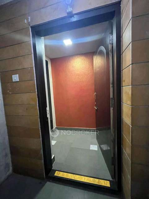 1 BHK Flat In 284 Navi Peth, Gole Building for Rent  In Sadashiv Peth