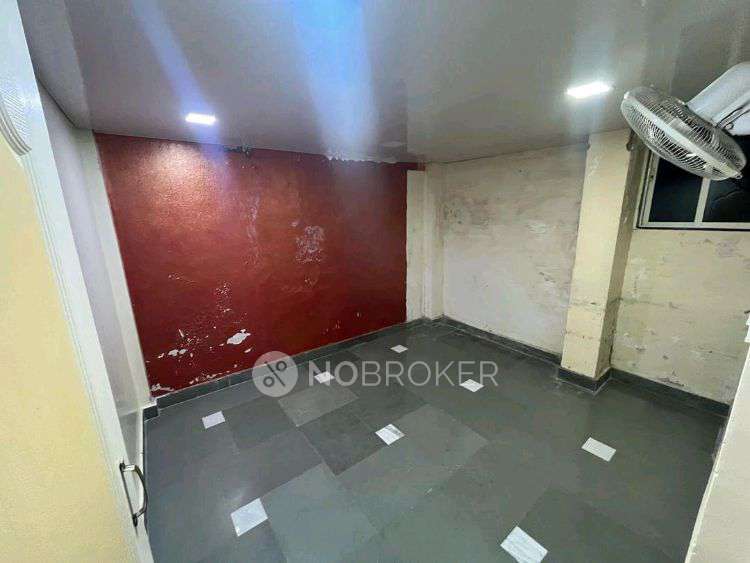 1 BHK Flat In 284 Navi Peth, Gole Building for Rent  In Sadashiv Peth