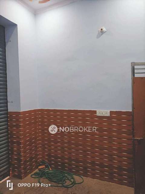 Shop in Deepak Vihar, Noida for sale 