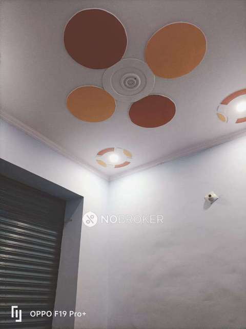 Shop in Deepak Vihar, Noida for sale 