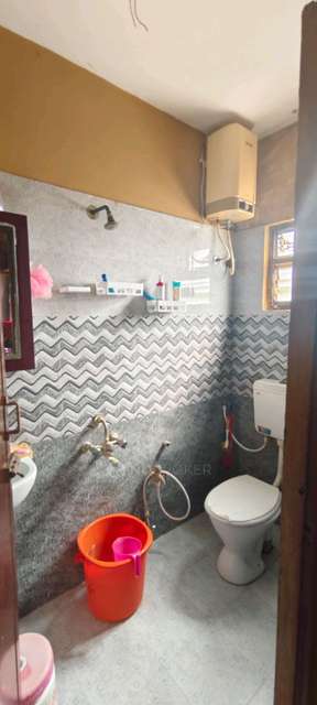 2 BHK Flat In Veeraswamy Villa For Sale  In Madipakkam