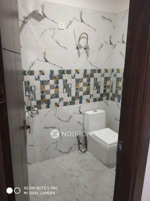 3 BHK Flat In Mohan Meakin Society For Sale  In Vasundhara