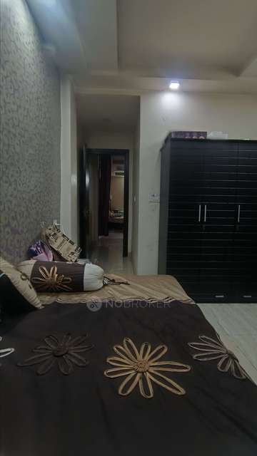 3 BHK Flat In Mohan Meakin Society For Sale  In Vasundhara