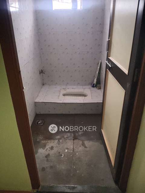 1 RK Flat In Army  Building for Rent  In Ghorpadi