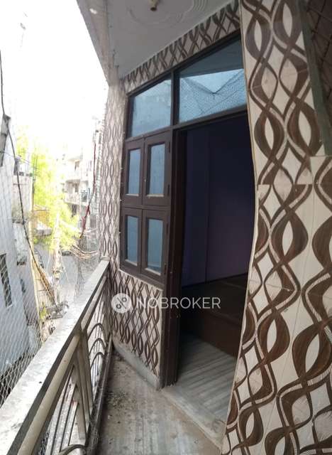 2 BHK Flat In Apartment For Sale  In Patparganj