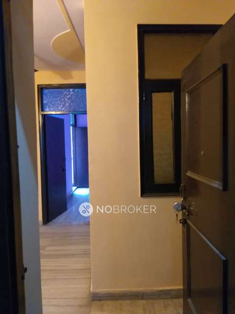 2 BHK Flat In Apartment For Sale  In Patparganj