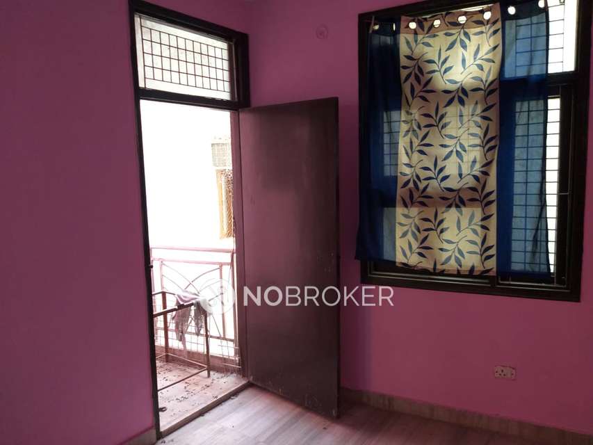 2 BHK Flat In Apartment For Sale  In Patparganj