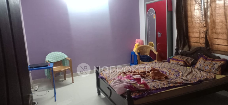 2 BHK Flat In Tulasi Apartment For Sale  In Thoraipakkam