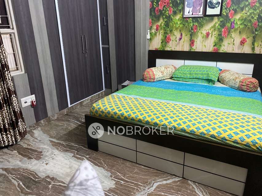 4+ BHK Flat In Bharat Apartments Ii For Sale  In Shalimar Garden