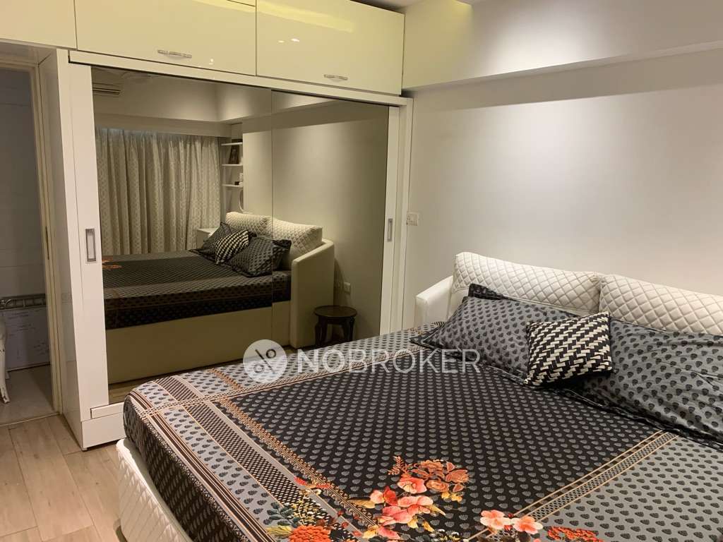 Kanakia Paris Bandra East Rent WITHOUT BROKERAGE Fully furnished 3