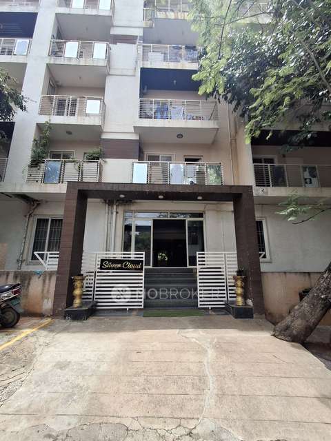 4 BHK Flat In Honey Comb Silver Cloud For Sale  In Jakkur