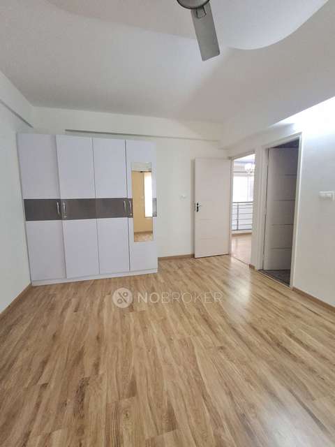 4 BHK Flat In Honey Comb Silver Cloud For Sale  In Jakkur