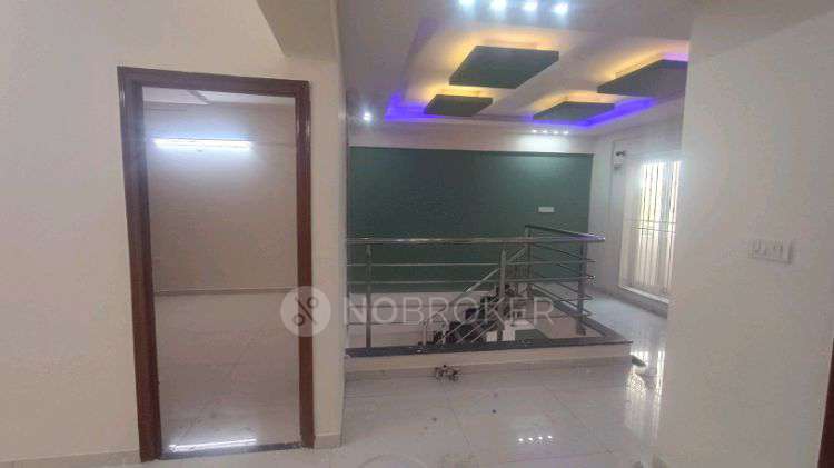 4 BHK Flat In Honey Comb Silver Cloud For Sale  In Jakkur