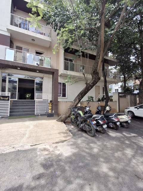 4 BHK Flat In Honey Comb Silver Cloud For Sale  In Jakkur