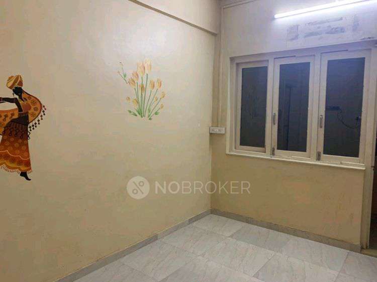 1 BHK Flat In Hari Kharude Niwas For Sale  In Dadar East