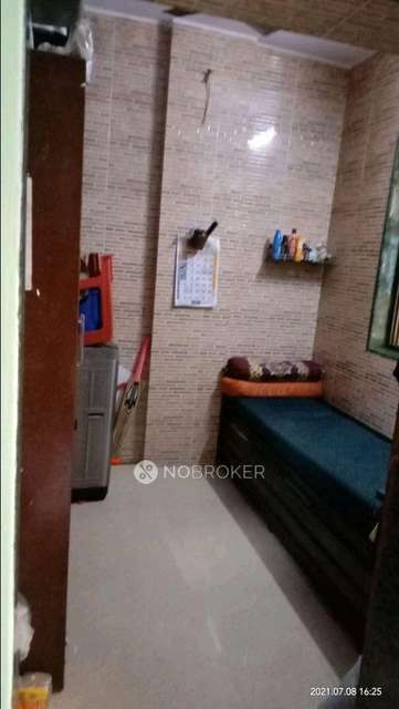 1 BHK Flat In Navneet Bharat Building For Sale  In  Thane West