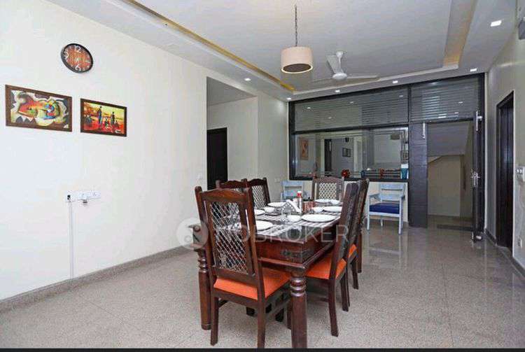 PG for Girls in Mehrauli