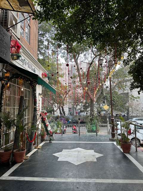 Shop in Shreshtha Vihar, Delhi for Rent 