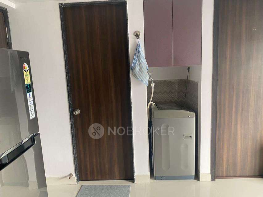 1 BHK Flat In Crown Viva Chs Ltd For Sale  In Majiwada