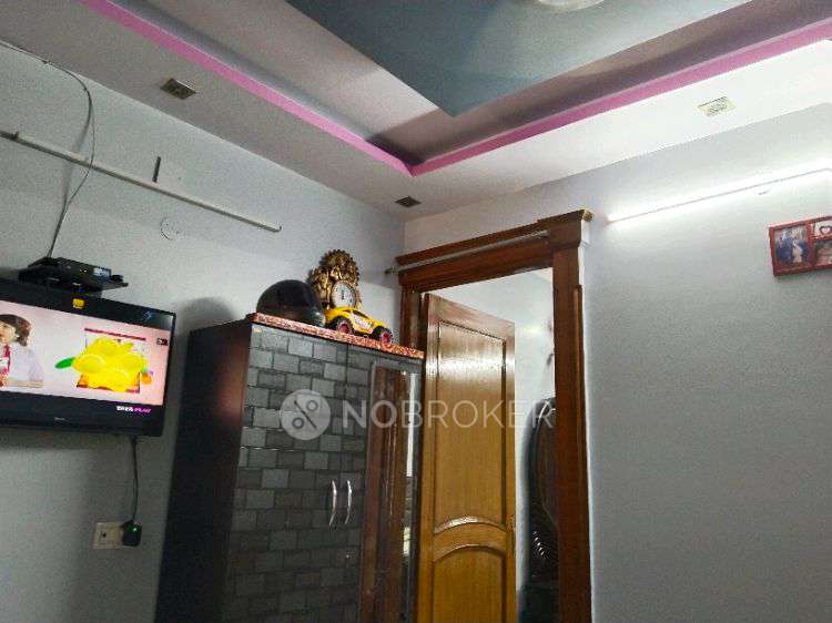 2 BHK Flat In Apartment For Sale  In Seelampur