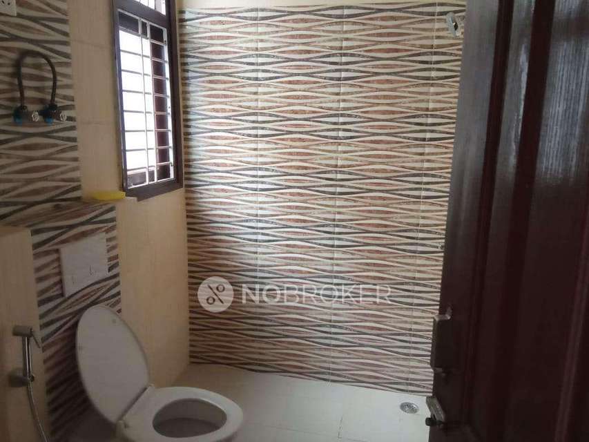 3 BHK Flat In Wave City Ghaziabad For Sale  In Sector 4