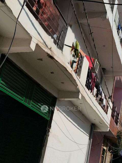 1 RK Flat In Stand Alone Building for Rent  In  Sector 62