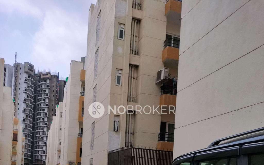 3 BHK Flat In Amrapali Centurian Park Low Rise For Sale  In Tech Zone Iv