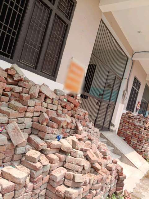 Godown/Warehouse in Malakpur Village, Greater Noida for Rent 