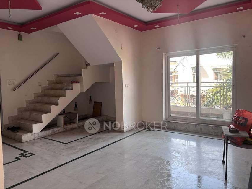 4+ BHK Flat In Millennium Apartment For Sale  In Sector 18 Rohini