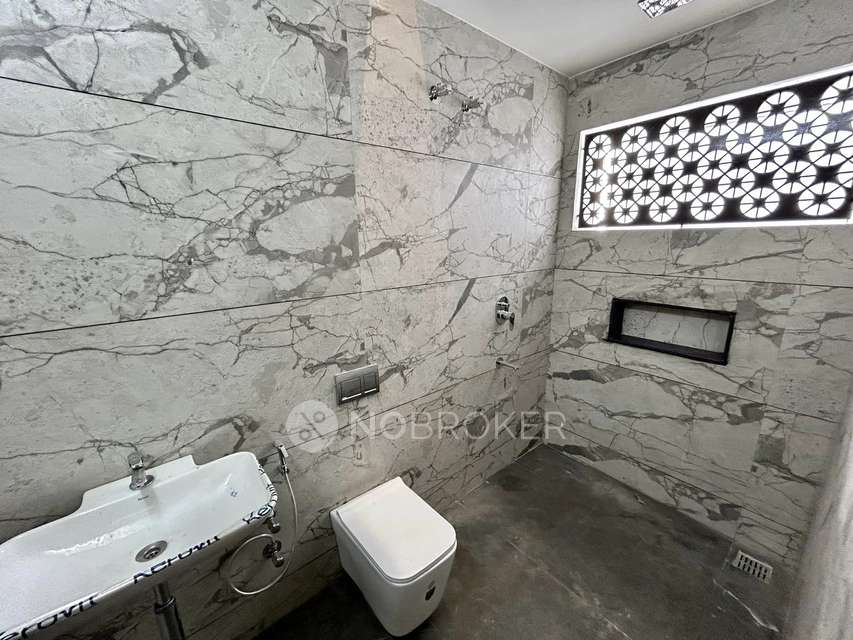 3 BHK Flat In Mukesh For Sale  In Vadapalani