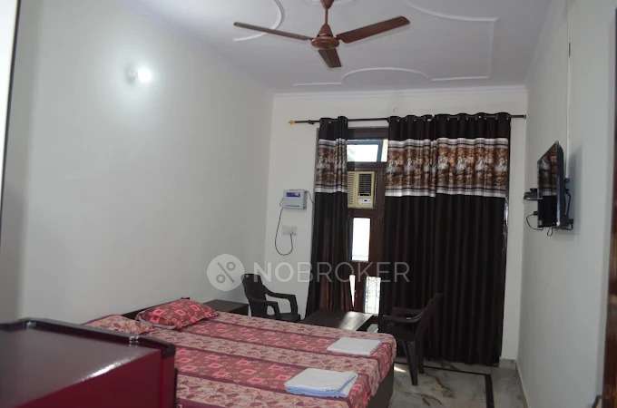 PG for Boys in Sector 128